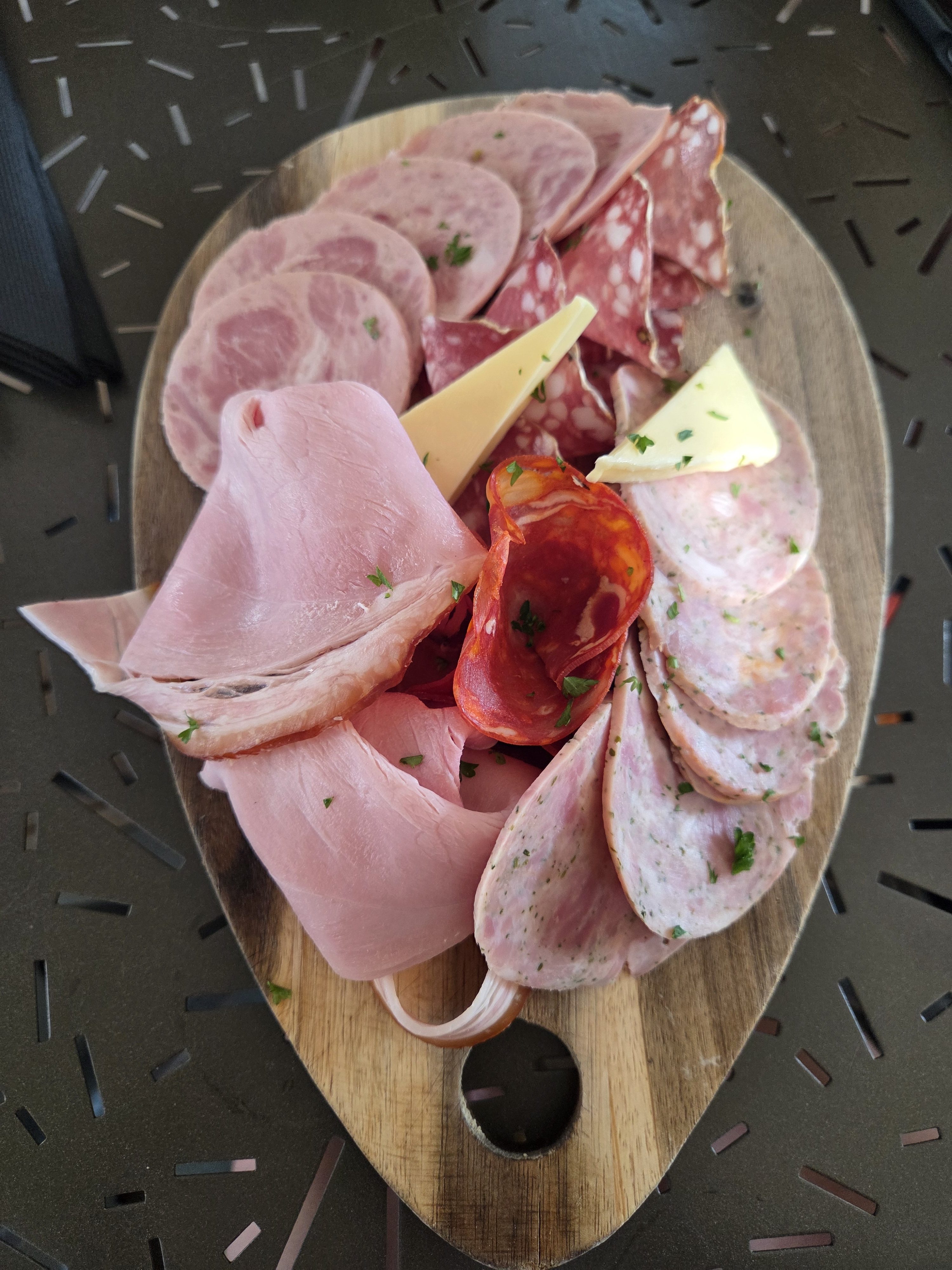 Photo publiée par Tina pour Planche charcuterie